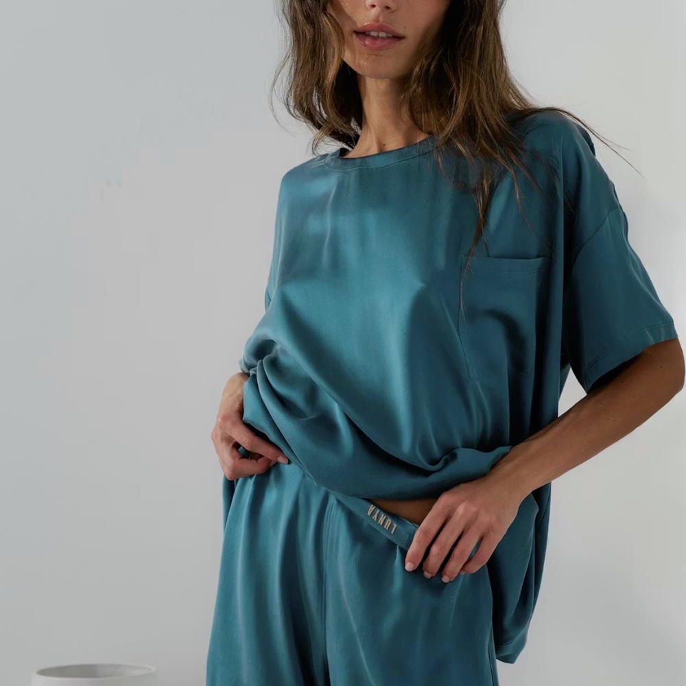 LUNYA BNWT Washable Silk Tee Pant Set in Piquant Teal Size XS - Picture 2 of 8